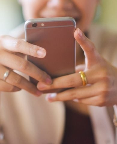 woman-close-up-on-phone